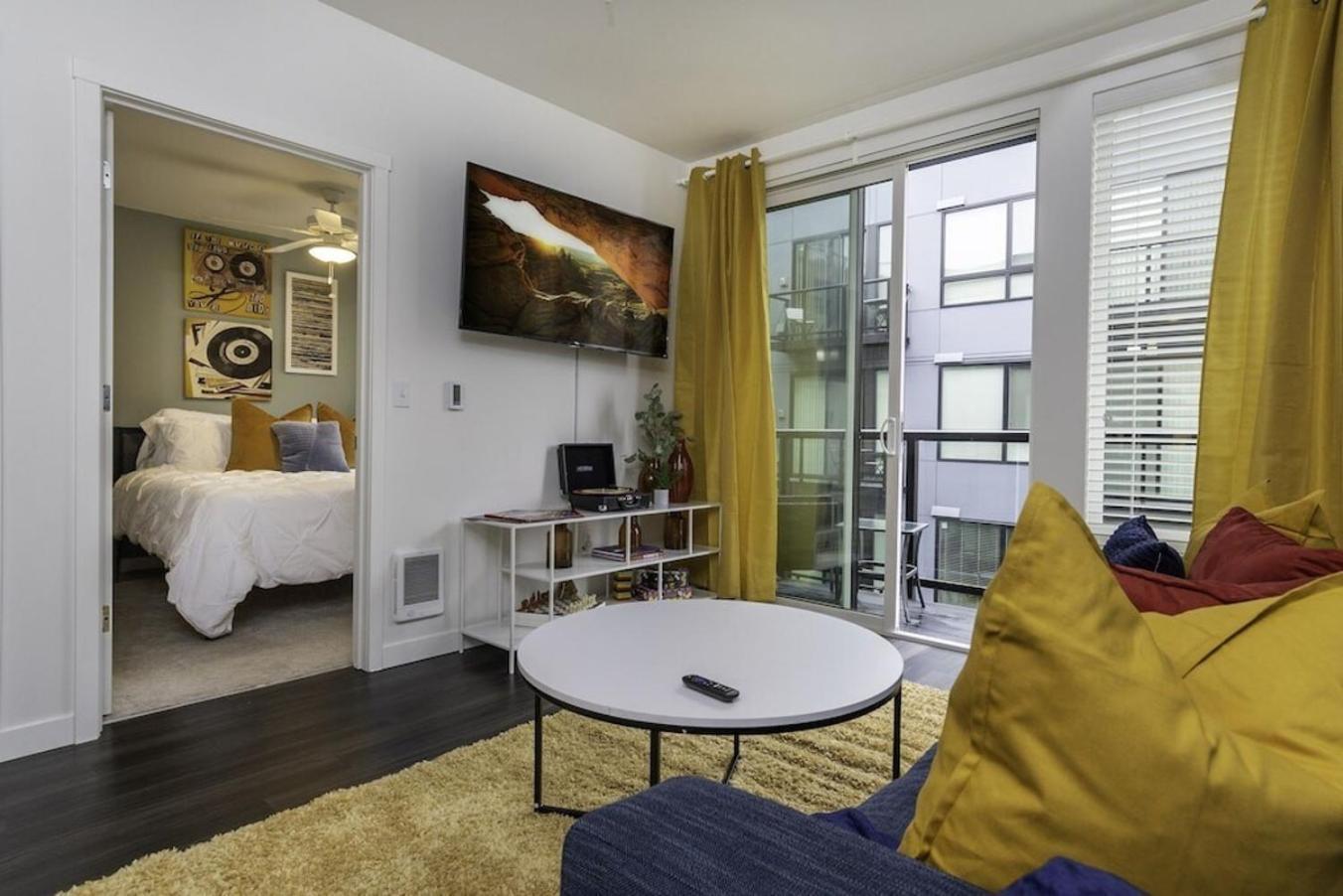 Self Check-In-Washer-Dryer-4Ksmart Tv-King Bed-Gym Tacoma Exterior foto